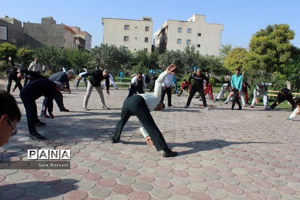 همایش پیاده روی خانوادگی گرامیداشت هفته نیروی انتظامی در اسلامشهر