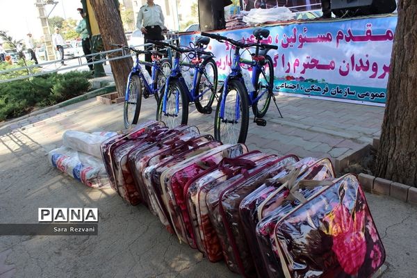 همایش پیاده روی خانوادگی گرامیداشت هفته نیروی انتظامی در اسلامشهر