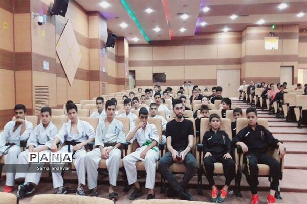 مراسم تجلیل از کاراته کاران آکادمی بهاران در فشافویه