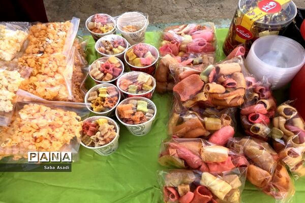 بازارچه خیریه دبیرستان الزهرا گله دار