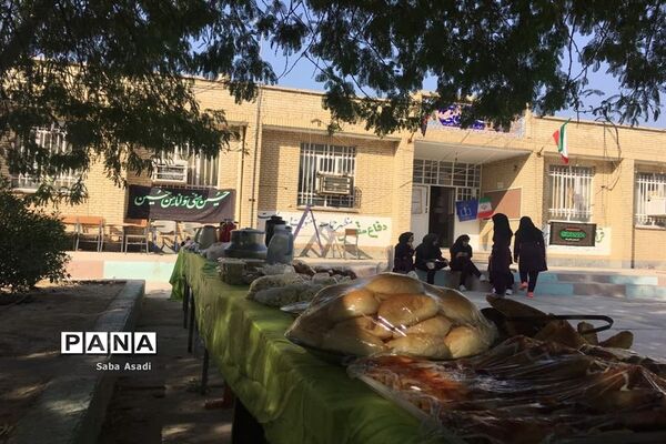 بازارچه خیریه دبیرستان الزهرا گله دار