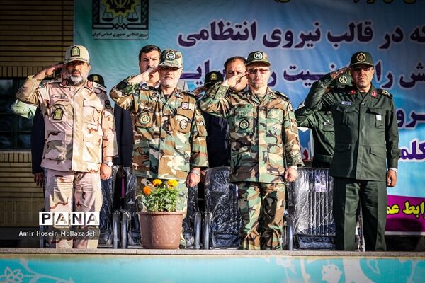 صبحگاه مشترک نیروهای مسلح به مناسبت آغاز هفته نیروی انتظامی در ارومیه