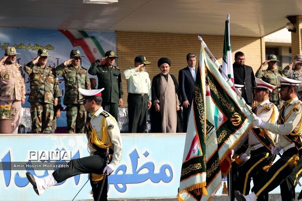 صبحگاه مشترک نیروهای مسلح به مناسبت آغاز هفته نیروی انتظامی در ارومیه