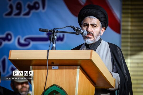 صبحگاه مشترک نیروهای مسلح به مناسبت آغاز هفته نیروی انتظامی در ارومیه
