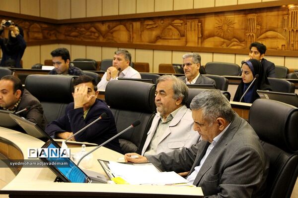نشست خبری کمیسیون گردشگری و عمرانی شورا شهر