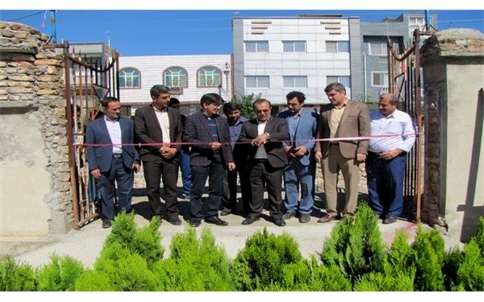 دانش‌آموزان هنرستان کاردانش شهیدگمنام شهرستان مینودشت «گل کاشتند»