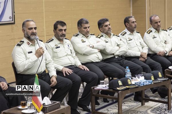 دیدار کارکنان فرماندهی انتظامی استان یزد با آیت الله ناصری‌