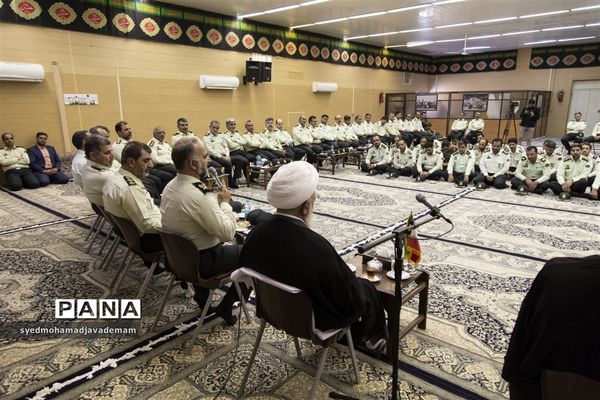 دیدار کارکنان فرماندهی انتظامی استان یزد با آیت الله ناصری‌
