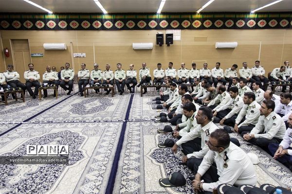دیدار کارکنان فرماندهی انتظامی استان یزد با آیت الله ناصری‌