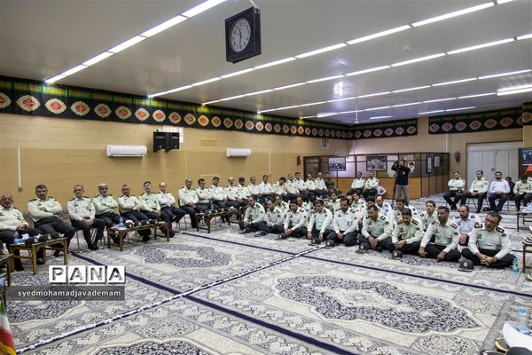دیدار کارکنان فرماندهی انتظامی استان یزد با آیت الله ناصری‌