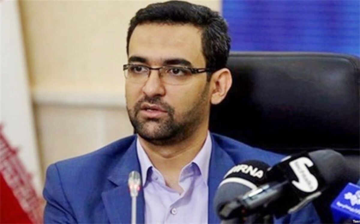 وزیر ارتباطات: مسئول بستن نسخه‌های فارسی تلگرام نیستم