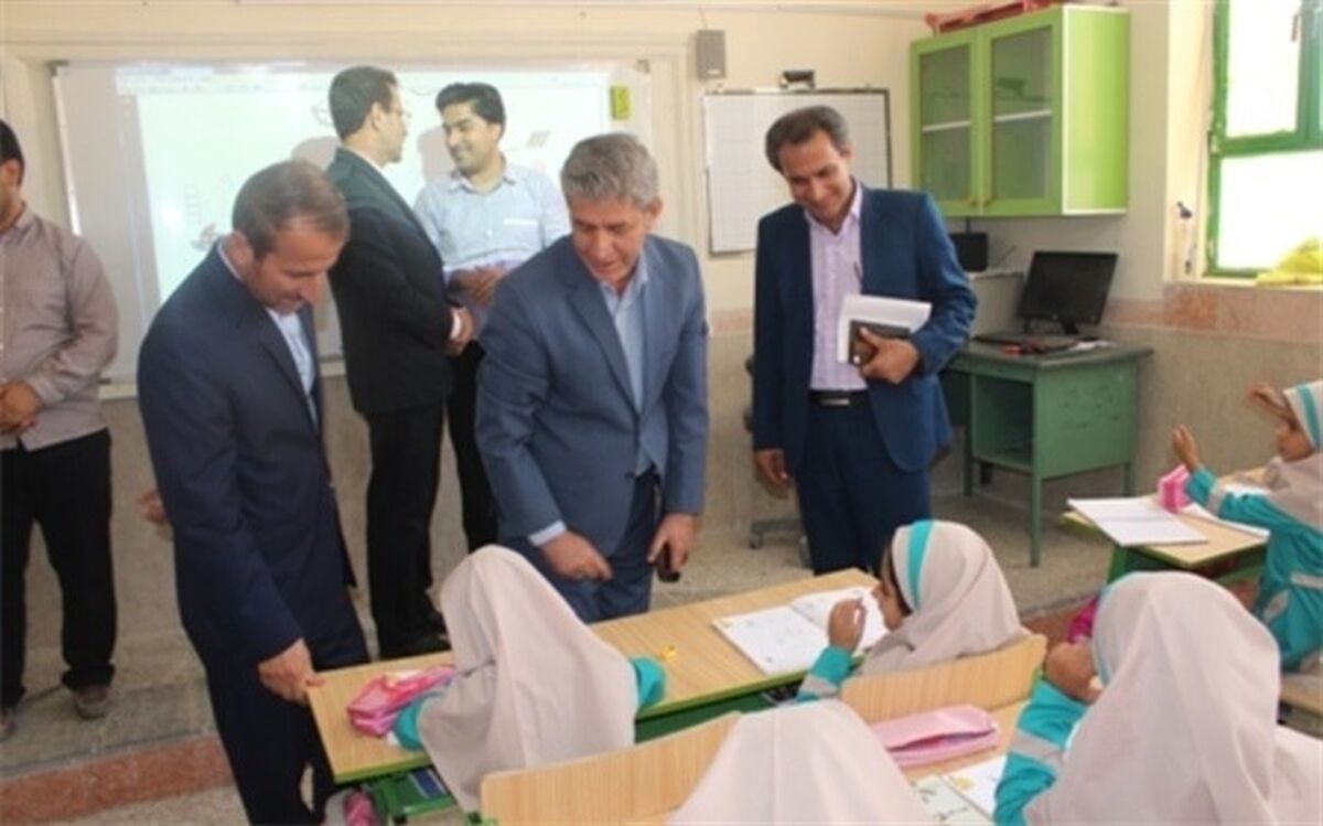 مدیر آموزش و پرورش شهرستان دشتستان   از مدارس بخش بوشکان بازدید کرد