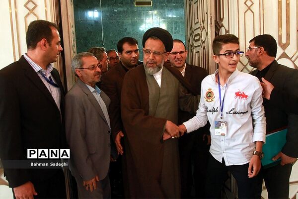 حضور وزیر اطلاعات در نهمین دوره مجلس دانش آموزی