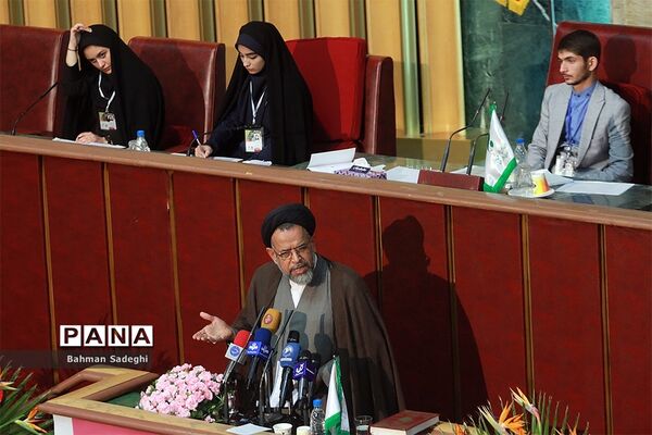 حضور وزیر اطلاعات در نهمین دوره مجلس دانش آموزی