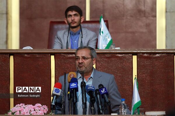 حضور وزیر اطلاعات در نهمین دوره مجلس دانش آموزی