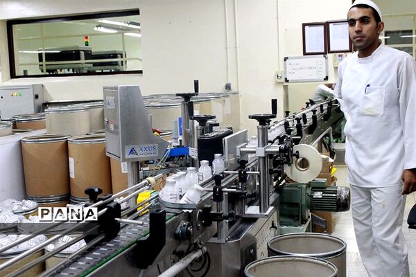 بازدید استاندار آذربایجان شرقی از واحدهای داروسازی تبریز