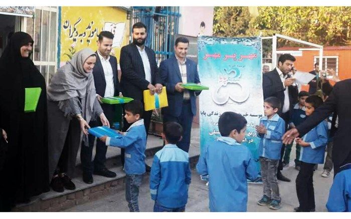 توزیع 480 بسته حمایتی لوازم تحریر در مدارس ناحیه دو ساری