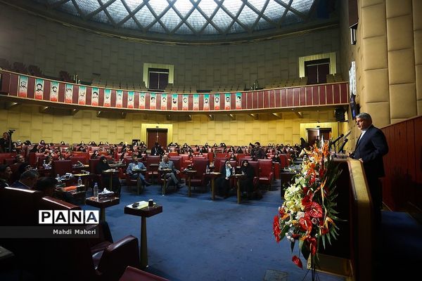 دومین روز از نخستین نشست نهمین دوره مجلس دانش‌آموزی-2