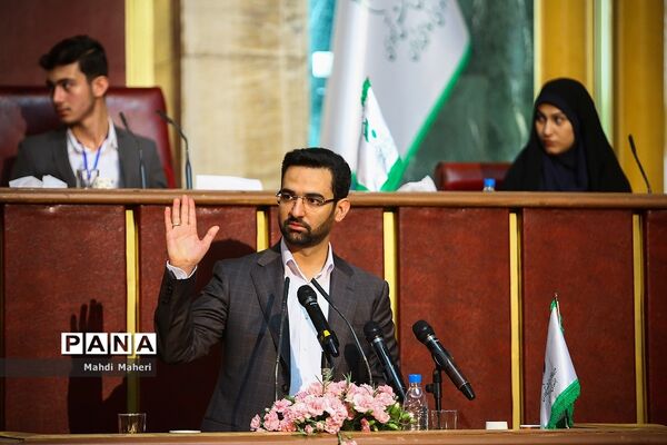 دومین روز از نخستین نشست نهمین دوره مجلس دانش‌آموزی-2