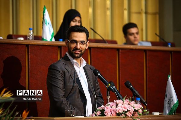 دومین روز از نخستین نشست نهمین دوره مجلس دانش‌آموزی-2