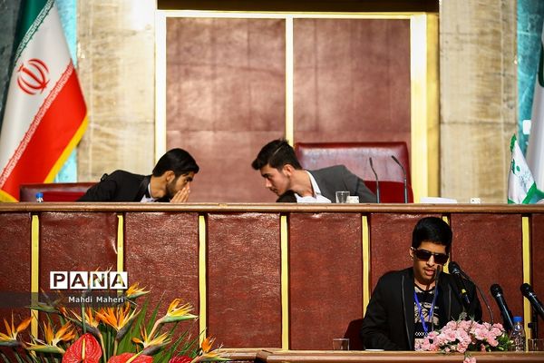 دومین روز از نخستین نشست نهمین دوره مجلس دانش‌آموزی-2
