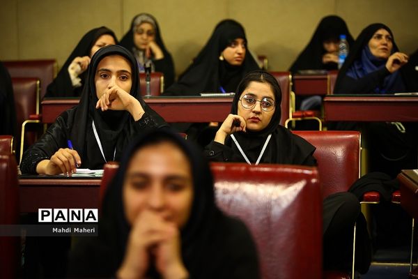 دومین روز از نخستین نشست نهمین دوره مجلس دانش‌آموزی-2