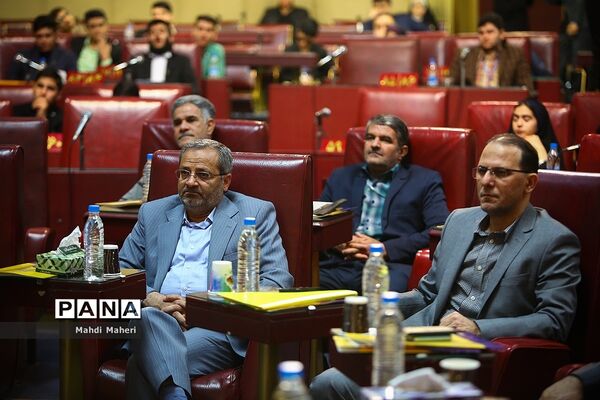 دومین روز از نخستین نشست نهمین دوره مجلس دانش‌آموزی-2