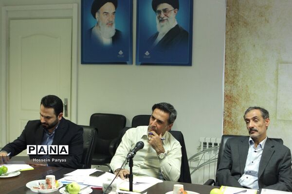 جلسه هماهنگی پایگاه های تغذیه سالم (بوفه مدارس) و جذب و ساماندهی پیشتازان