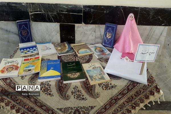 برگزاری نماز جماعت با حضور ائمه جمعه اسلامشهر و احمد آباد مستوفی در واحدهای آموزشی