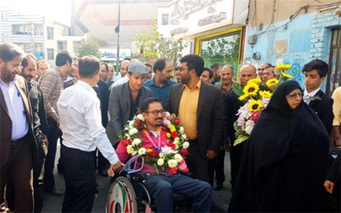 بازگشت قهرمان طلایی فشافویه از مسابقات پاراآسیایی جاکارتا