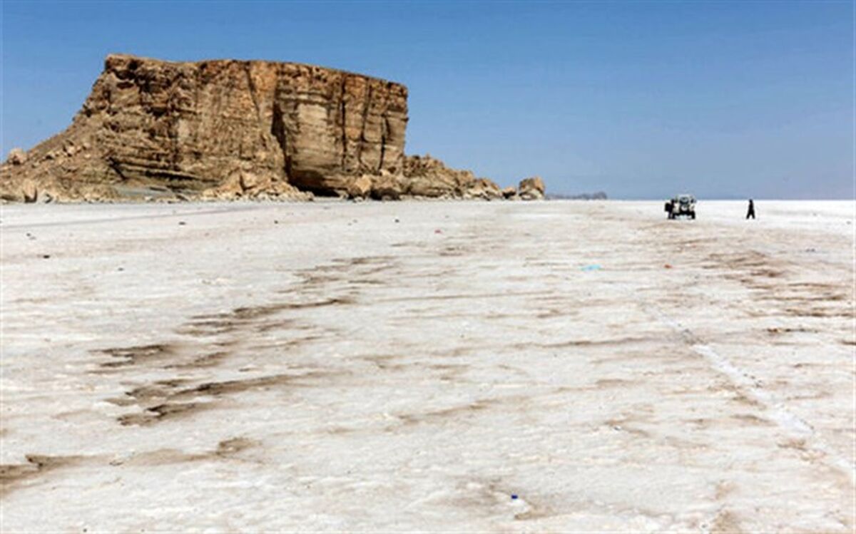 مدیر ستاد احیا در آذربایجان غربی: خطر احیا نشدن دریاچه ارومیه  یک‌سوم کشور را تهدید می کند