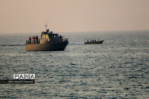 مانور نیروی دریایی جزیره کیش به مناسبت هفته ناجا در جزیره کیش