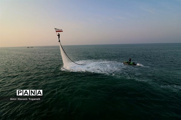 مانور نیروی دریایی جزیره کیش به مناسبت هفته ناجا در جزیره کیش