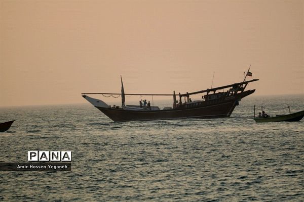 مانور نیروی دریایی جزیره کیش به مناسبت هفته ناجا در جزیره کیش