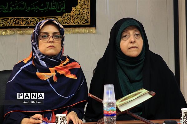 نشست تخصصی ارائه گزارش تحولات جامعه زنان عشایری و روستایی