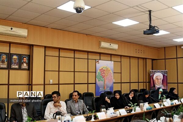 نشست صمیمی مدیرکل آموزش و پرورش شهر تهران با حوزه معاونت پرورشی