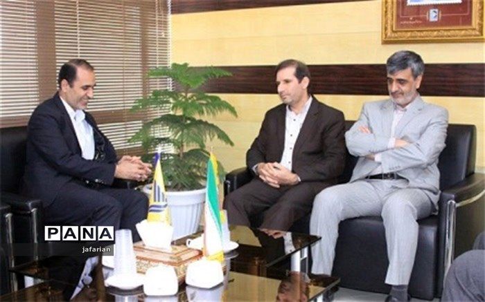 دیدار مدیرکل آموزش و پرورش با مدیرکل پست استان اصفهان
