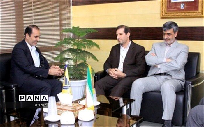 دیدار مدیرکل آموزش و پرورش با مدیرکل پست استان اصفهان