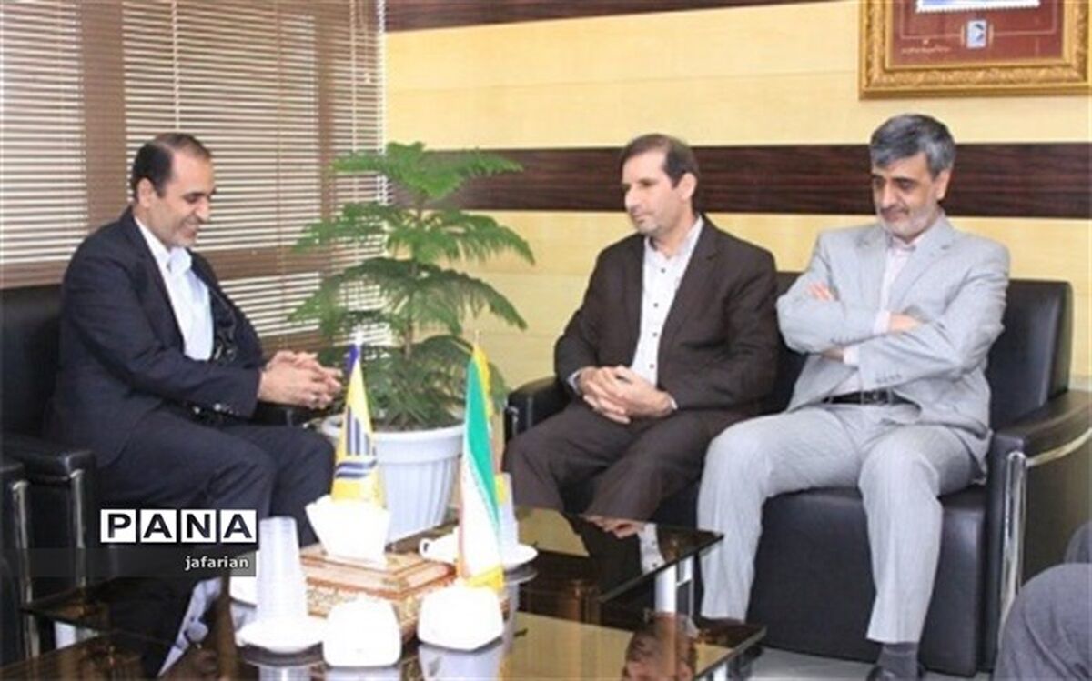 دیدار مدیرکل آموزش و پرورش با مدیرکل پست استان اصفهان