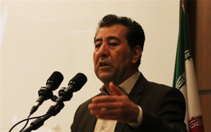 در جهان امروز معلمانی اثرگذار هستند که بتوانند دیوارهای بین کلاس و جامعه را بردارند