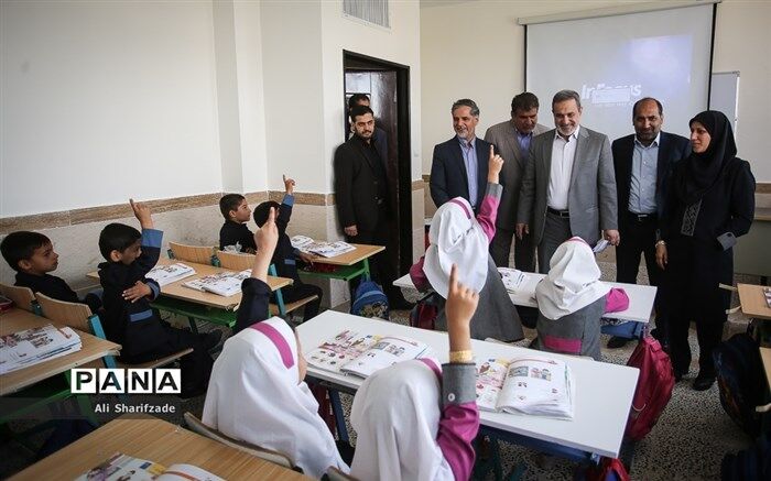 بطحایی: امیدوارم در سال جاری تکلیف طرح رتبه‌بندی معلمان مشخص شود