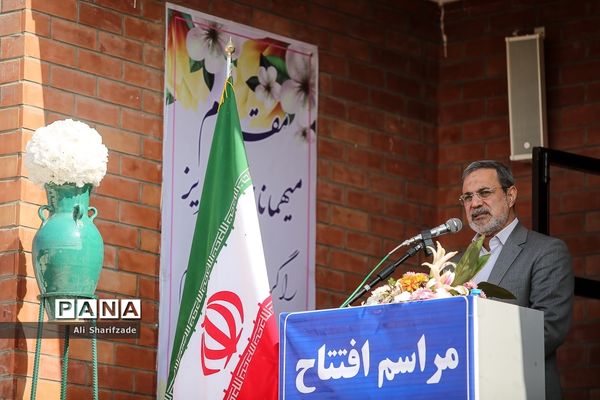 بازدید وزیر آموزش و پرورش از مدارس منطقه جوادآباد و افتتاح مدرسه اتباع