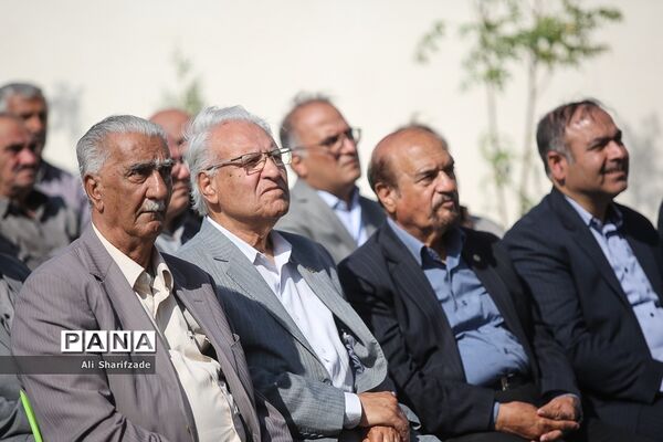 بازدید وزیر آموزش و پرورش از مدارس منطقه جوادآباد و افتتاح مدرسه اتباع