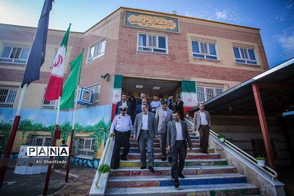 بازدید وزیر آموزش و پرورش از مدارس منطقه جوادآباد و افتتاح مدرسه اتباع