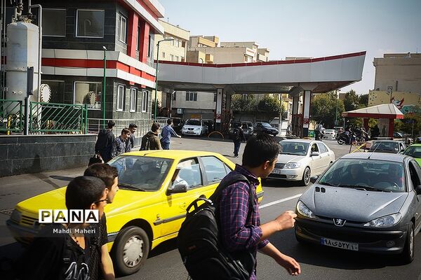 همسایگی پمپ بنزین و مدرسه؛ سلامت دانش‌آموزان مهم نیست