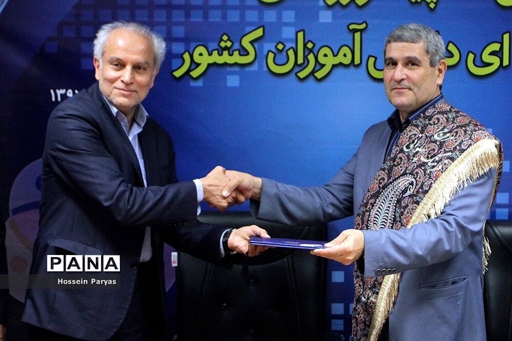 نشست ستاد عالی تشکیلاتی پنجمین المپیاد ورزشی درون مدرسه ای دانش آموزان کشور
