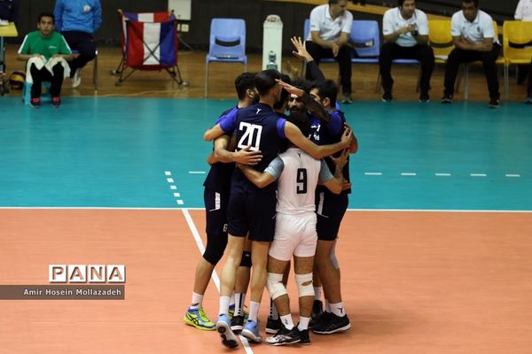 دیدار تیم های والیبال پیکان و شهرداری ارومیه