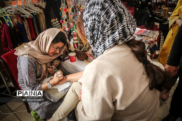 جشنواره غذا و صنایع دستی به میزبانی انجمن همسران سفرا و دیپلمات های وزرات خارجه
