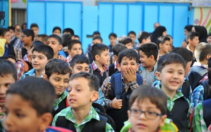 نایب رئیس کمیسیون قضایی مجلس: محروم ماندن دانش‌آموز از مدرسه را بررسی می‌کنیم