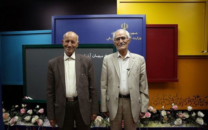 بسیاری از باسوادها بدون دانستن الفبای زندگی تنها دانش خود را افزایش داده‌اند